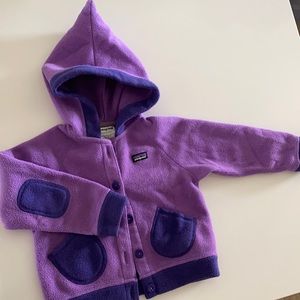 2 T Patagonia sweater